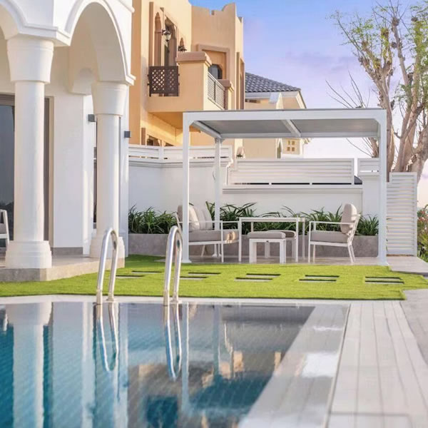 Luxurious 5-bedroom villa with private pool and beach access